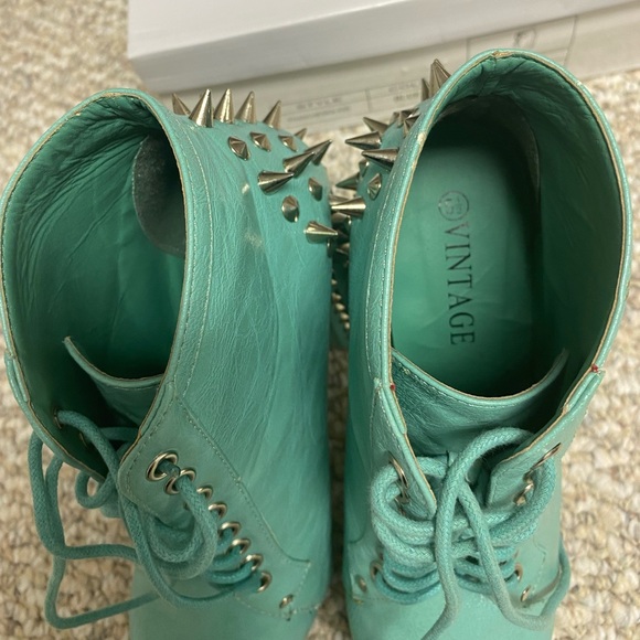 Women’s Vintage Francheska Leatherette Spike Lace Up Bootie Tiffany blue colour - Picture 5 of 6